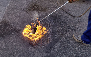 Trefeglwys flat roofing repairs